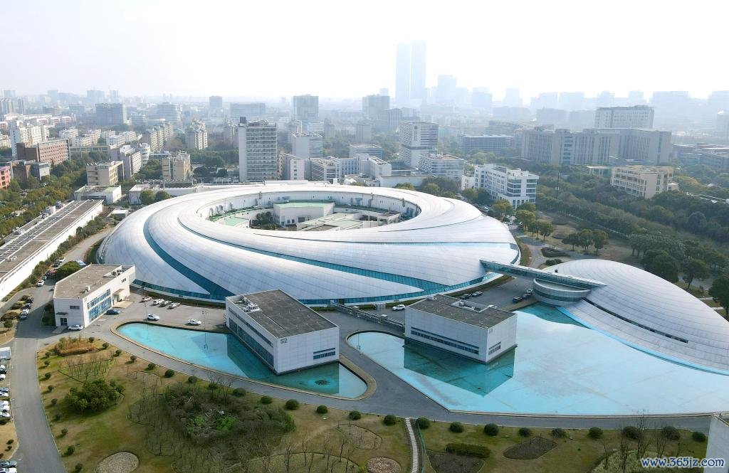 2024年2月27日拍摄的位于上海张江科学城的“上海光源”（无东说念主机相片）。新华社记者方喆摄